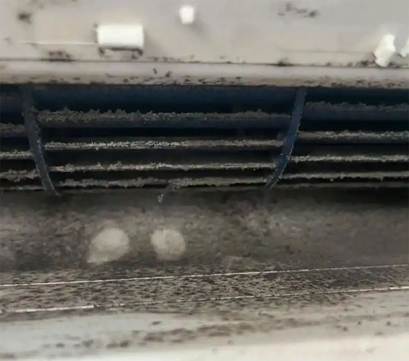 梁溪空调吹的风有股烧焦味是怎么回事